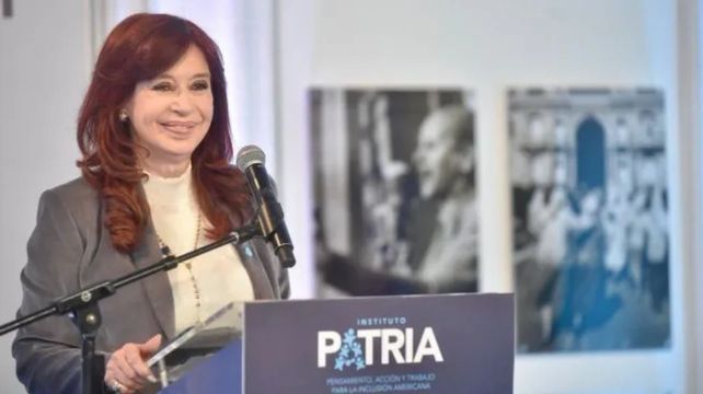 Cristina ya no es la de antes. El país no se para por un tuit suyo