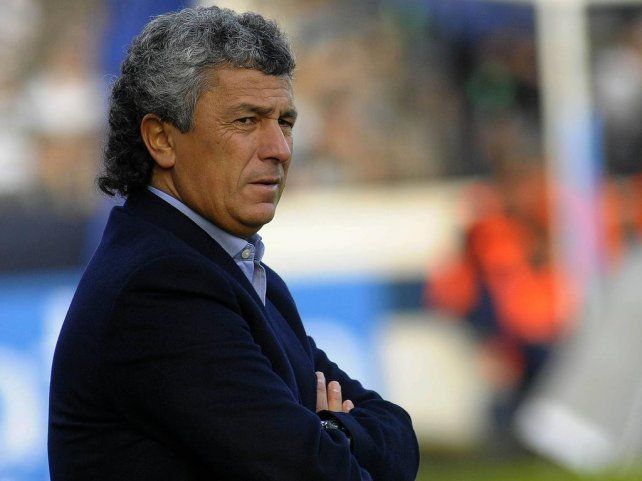 Gorosito extiende la lista de técnicos sin equipo en la Superliga