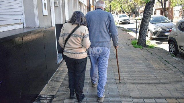 Jubilados: confirmaron el bono de $70.000 para octubre y el haber inicial roza los $400.000