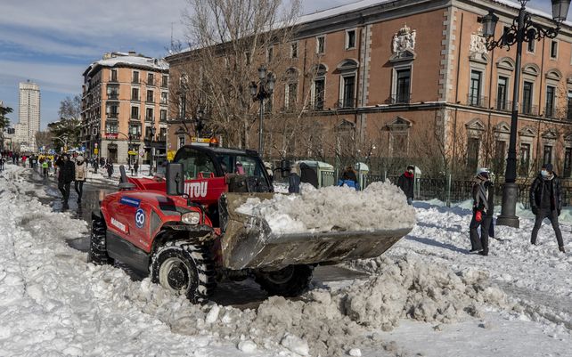 Madrid se paraliza tras la histórica nevada