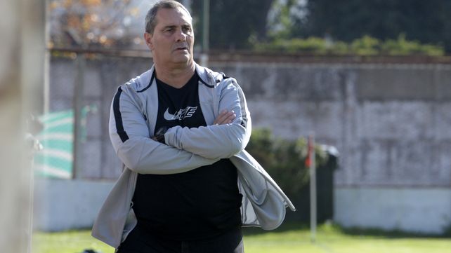 Preocupado. El &nbsp;técnico Egdardo Malvestiti está obligado a cambiarle de imagen al matador. Se viene Excursionistas en la próxima fecha.&nbsp; 