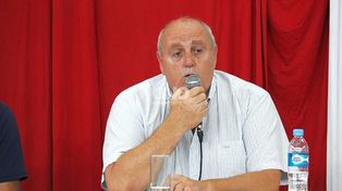 Spahn sacó pecho por el superávit y reveló que fue amenazado