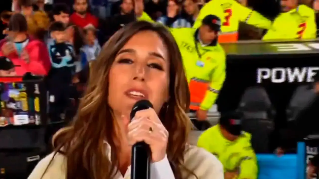 Mientras Messi se despedía, dos guardias protagonizaron las perlitas de la noche