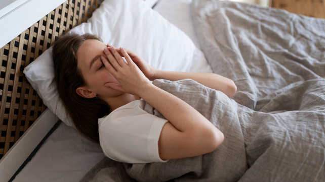 Dormir con calor no es fácil y muchos tienen problemas para descansar en verano