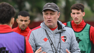 Ricardo Lunari quiere darle su sello al equipo desde su estreno en la primera de Newells.
