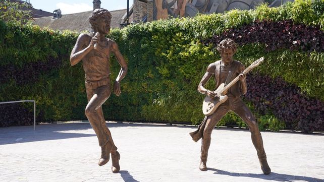 Mick Jagger y Keith Richards fueron homenajeados por su ciudad natal a través de dos estatuas de bronce.