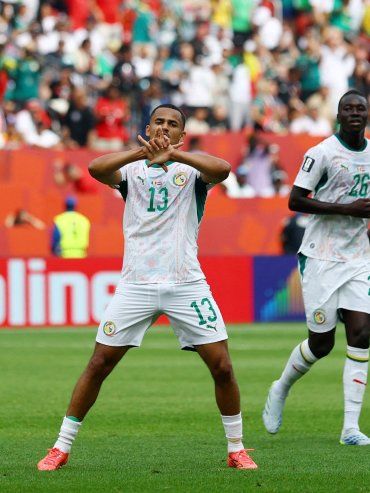 Senegal se ilusiona con los 16vos: goleó a Irak y se acomoda entre los mejores terceros
