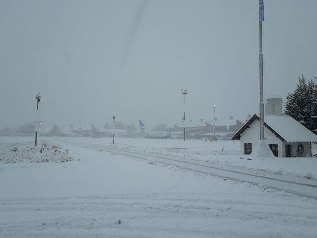 Al menos 32 pasos fronterizos entre Argentina y Chile cerrados por temporal de nieve
