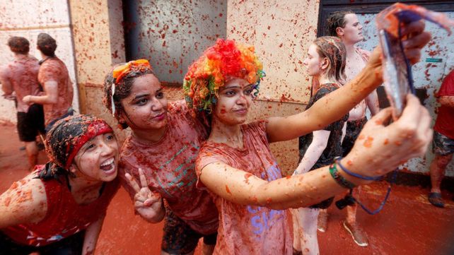 Tomatina, la batalla roja celebró su fiesta anual