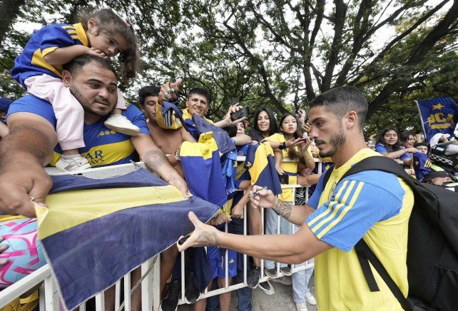 Los jugadores de Boca solicitados por los hinchas en Salta.
