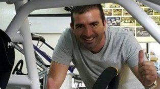 Todo ok. Ramiro Galarza, dentro de la jaula de una de sus Dogde. Gran referencia en la ACTC.