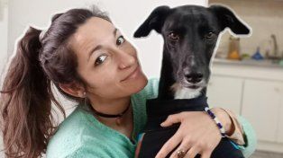 Cecilia junto a Orión, quien se recupera tras una cirujía