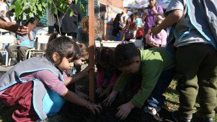 La Municipalidad de Paraná celebró una jornada de plantación de árboles