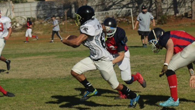 Águilas de Córdoba derrotó 50-6 a Yacarés de Entre Ríos en el Club Universitario.