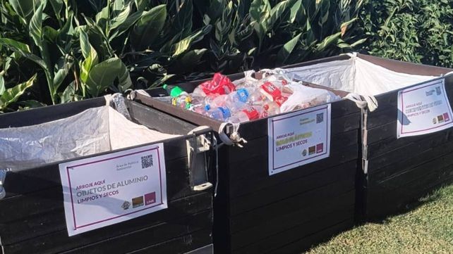 Los contenedores pensados para los paradores están fabricados con ecotablas de plástico reciclado
