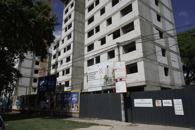 El gobierno provincial busca reactivar la construcción de viviendas en los terrenos de Tiro Federal