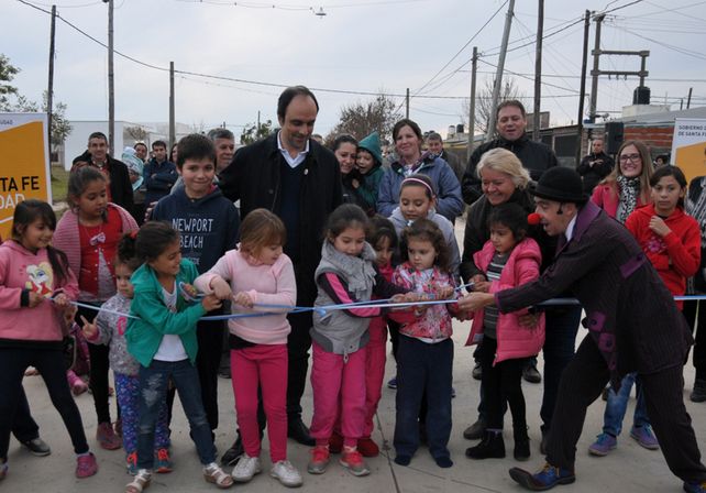 Plan Norte: Con la pavimentación de sus calles, mejora el barrio René Favoloro