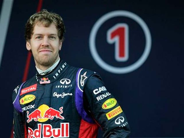 Red Bull presentó el RB10 con motor Renault