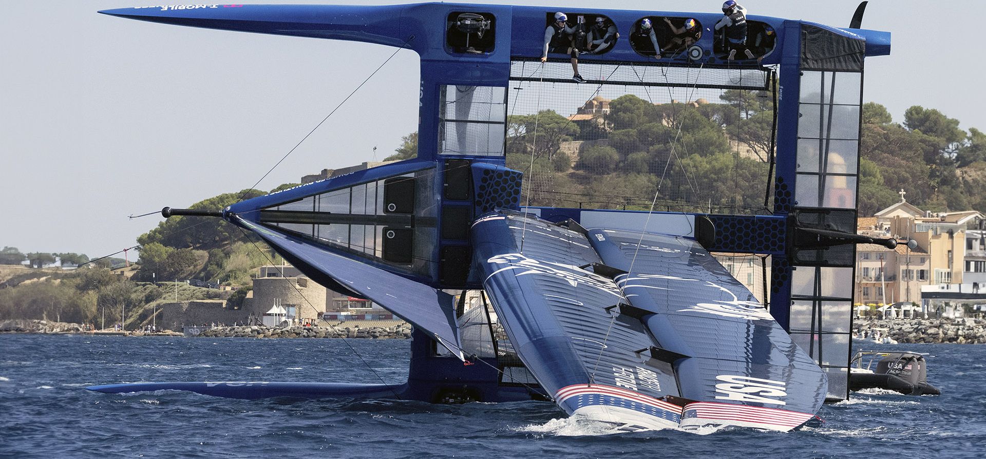 El equipo USA SailGP dirigido por Jimmy Spithill vuelca durante una sesión de práctica antes del Gran Premio de Vela de Francia en Saint-Tropez, Francia, el viernes 8 de septiembre de 2023. (Ian Walton/SailGP vía AP) El equipo USA SailGP dirigido por Jimmy Spithill vuelca durante una sesión de práctica antes del Gran Premio de Vela de Francia en Saint-Tropez, Francia, el viernes 8 de septiembre de 2023. (Ian Walton/SailGP vía AP)