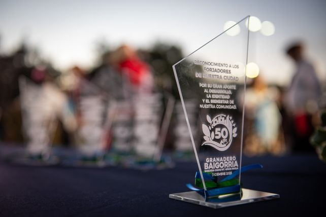 Granadero Baigorria celebró su 50° aniversario con una gala histórica junto a toda la comunidad