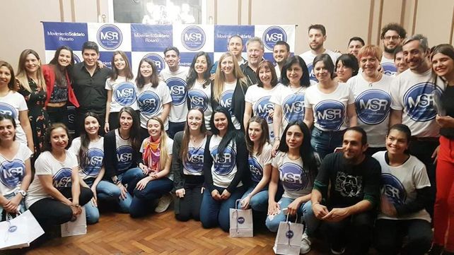 Movida para juntar ropa de abrigo y frazadas