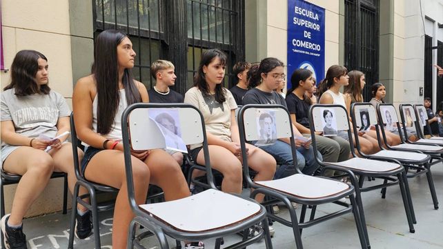 Las sillas que quedaron vacías en el Superior de Comercio