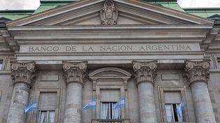 Javier Milei transformó al Banco Nación en sociedad anónima. La Justicia suspendió el decreto. Cuáles son los cambios anunciados y qué implican&nbsp;