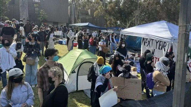 La policía de Estados Unidos debió intervenir en un campus universitario