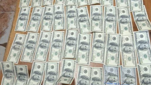 Paso Telégrafo: detuvieron a dos hombres y secuestraron dólares, celulares y un auto