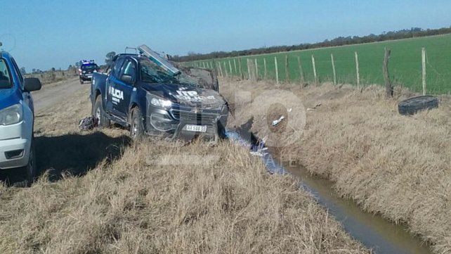 En zona rural. El lugar donde el móvil policial volcó con los policías Block y Benítez.