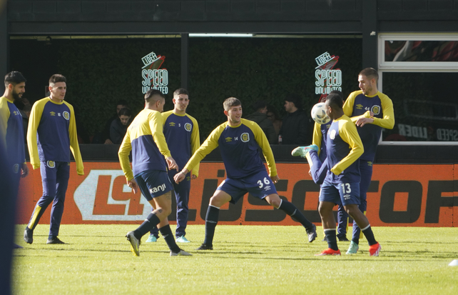 El DT canalla Miguel Angel Russo optó por preservar ante Riestra a la gran mayoría de los titulares de Central para el choque del martes con Peñarol.