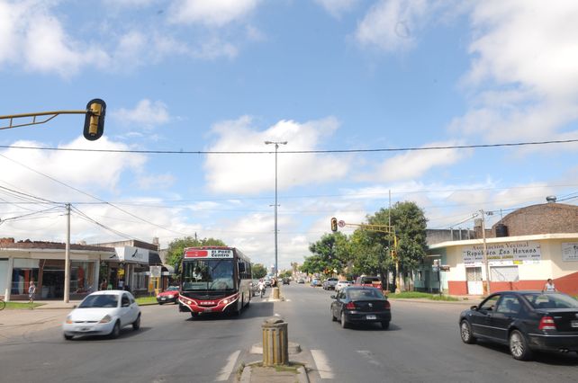 Restricciones de tránsito y desvíos de colectivos en Bº Los Hornos