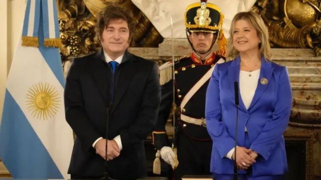 El presidente Javier Milei le romó juramento a la nueva ministra de Seguridad nacional