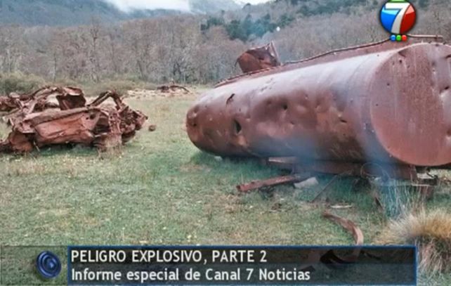 Imágenes de un tanque de combustible perforado por esquirlas. Documental de Canal 7 de Neuquén