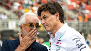 Flavio Briatore, de Alpine, y Toto Wolff, de Mercedes, mantienen una relación cercana.