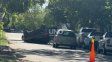 Perdió el control del auto, chocó contra un árbol y volcó: salió ileso