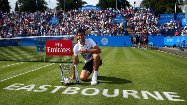 Djokovic llega afilado a Wimbledon luego de quedarse con el título en Eastbourne