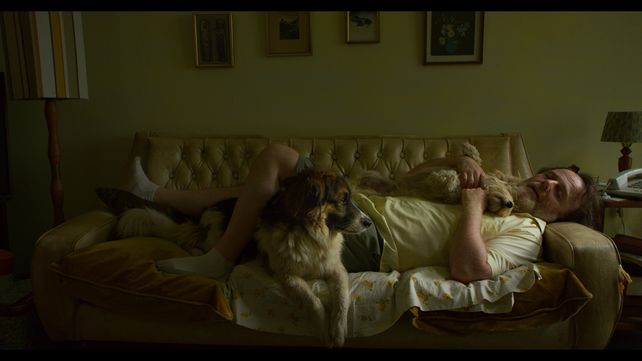 Siete perros: El hombre que eligió resignar su deseo para seguir viviendo