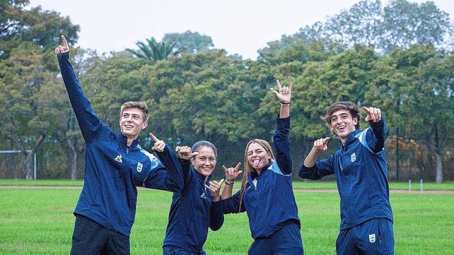 El equipo de tenis de Argentina que competirá en los Juegos de la Juventud en la ciudad de Rosario.