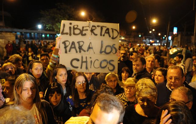 Prisión preventiva para acusados de linchar en Rosario al joven que robó una cartera