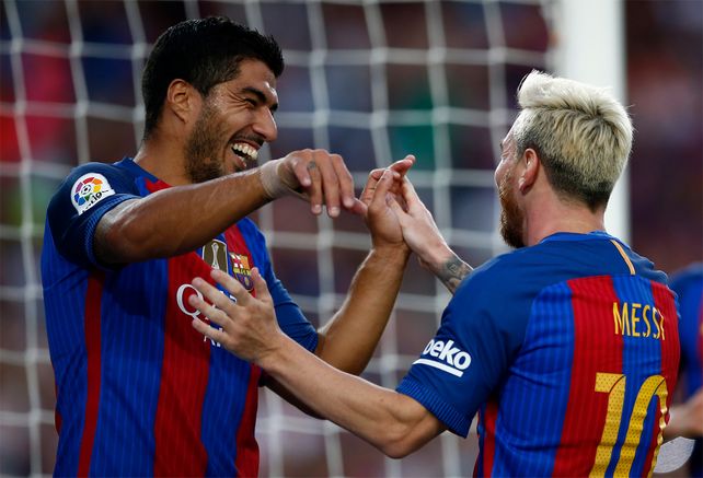 Bauza fue a ver a Messi, que hizo dos golazos en un amistoso de Barcelona