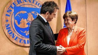 Se confirmó que este martes viajará a Washington una delegación del Ministerio de Economía y del Banco Central de la República Argentina (BCRA) para sellar un acuerdo técnico con el Fondo Monetario Internacional (FMI).&nbsp;