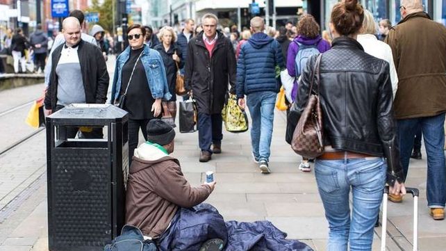 Una ciudad sueca exige el pago de un permiso para pedir en la calle