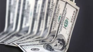 La semana financiera cierra con nuevas alzas en el dólar blue.