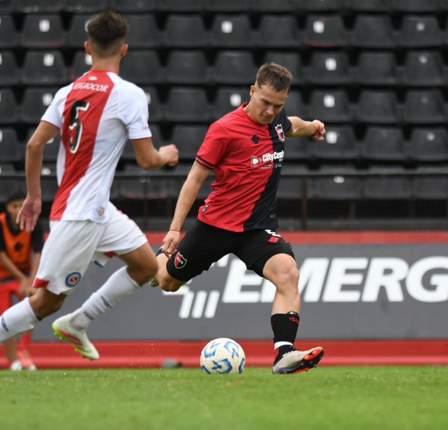 La reserva de Newells sigue firme en el Torneo Proyección.