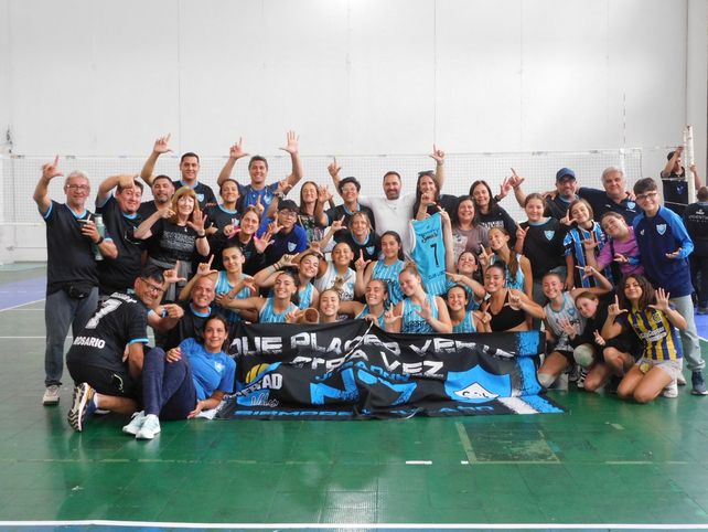 La delegación del club del barrio Azcuénaga