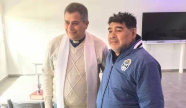 Un sacerdote reveló cuáles fueron las últimas confesiones que le hizo Maradona