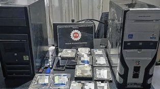En Rosario también secuestraron elementos anexados a la causa.