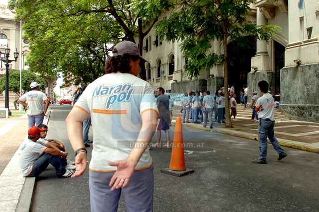 Empleados de Naranpol marcharon con su reclamo a Tribunales
