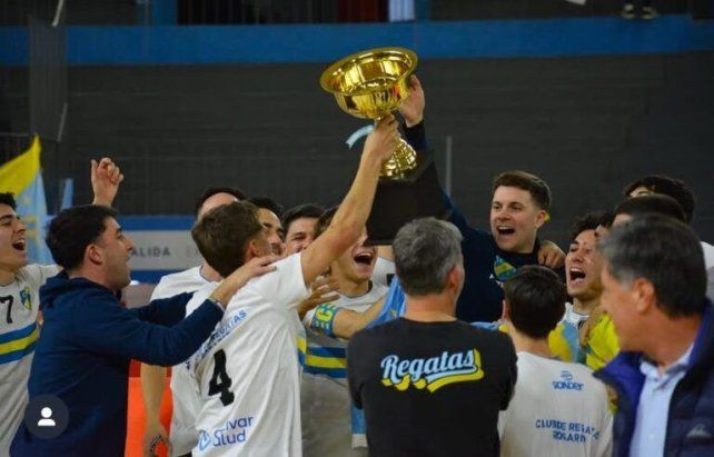 El Club Regatas Rosario se acostumbró a ser campeón en futsal.&nbsp;